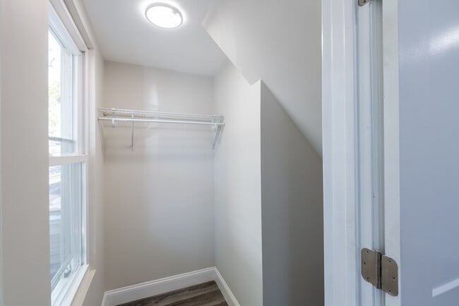 Building Photo - 203 Patterson St