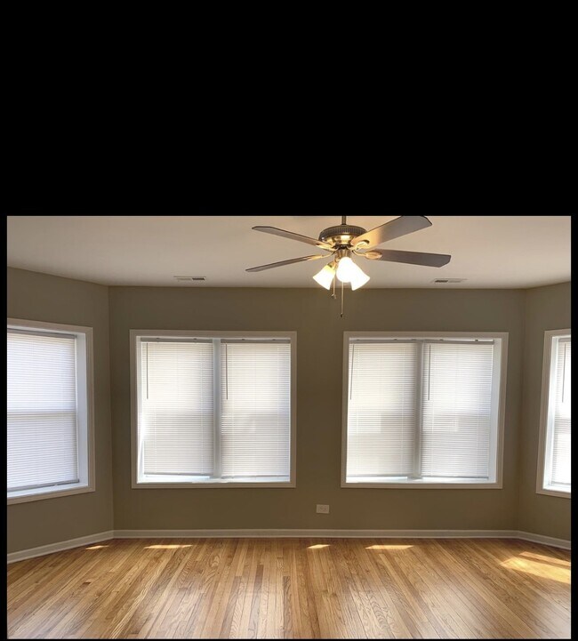 sala de estar - 8522 S Bennett Ave