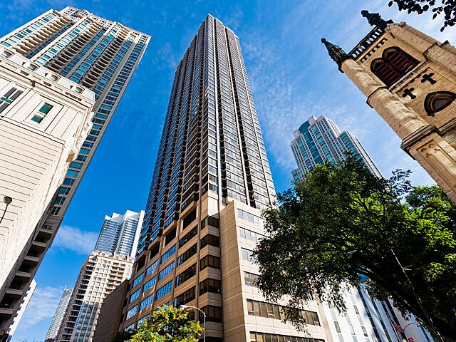 Building - 30 E Huron St