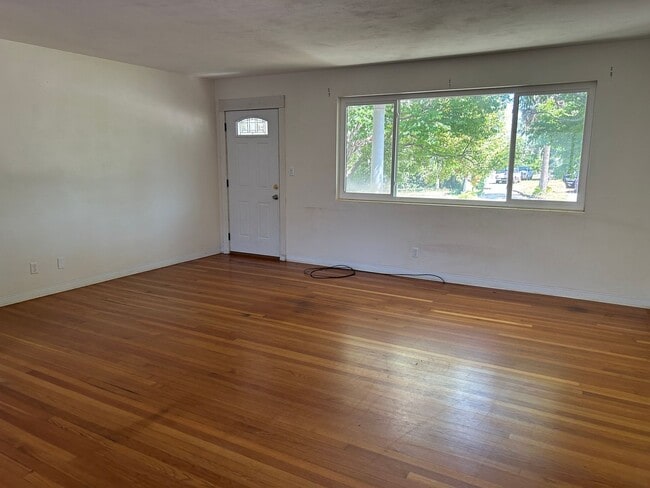Foto del edificio - 3 bedroom 2 Bath for Rent