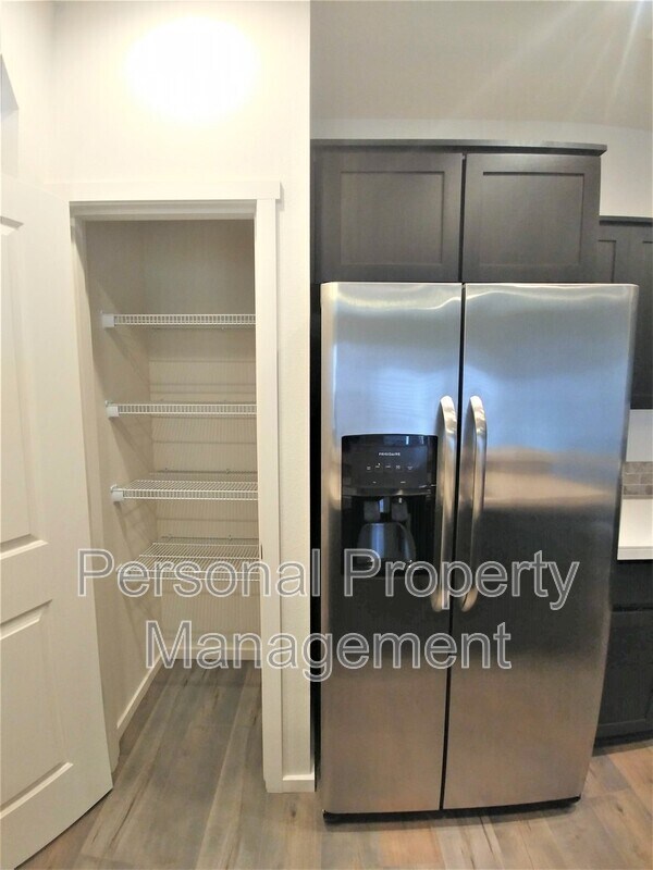 Building Photo - 1329 NE 72nd Way