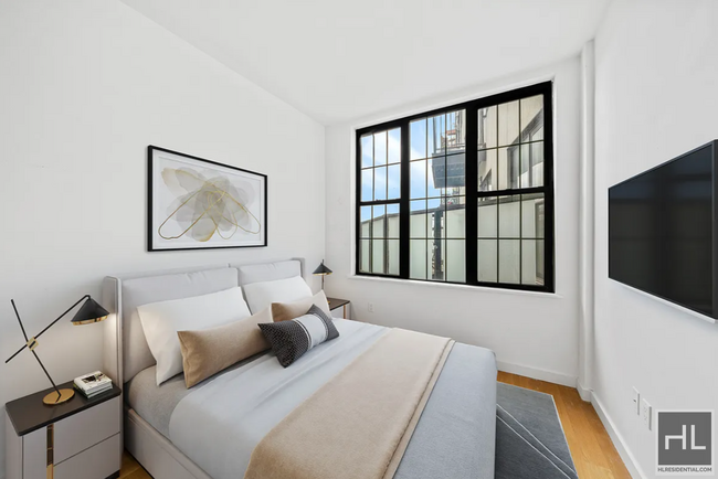 Building Photo - Luxurious 2 bedroom/1 Bathroom apt w/priva...