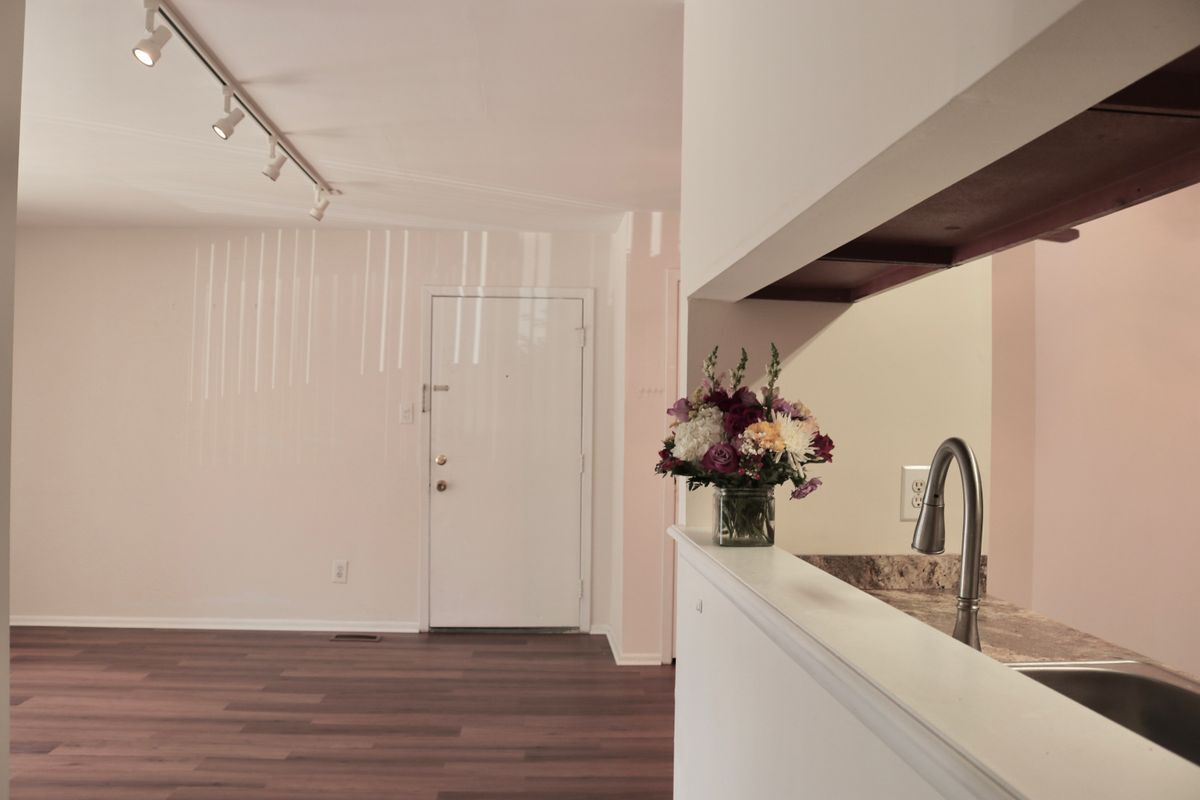 Foto del edificio - 1301 Woodhollow Dr