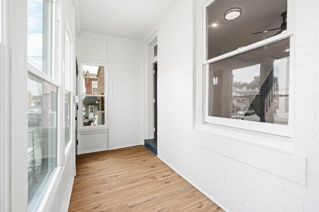 Building Photo - 2528 S 63rd St