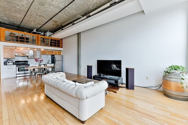 Building Photo - 156 Porter St