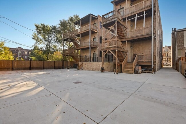 Building Photo - 444 E 48th St