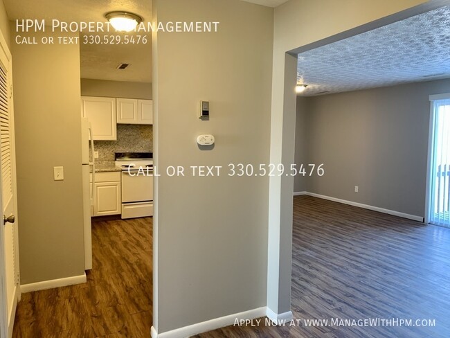 Foto del edificio - Spacious Updated Plain Township Apartment!