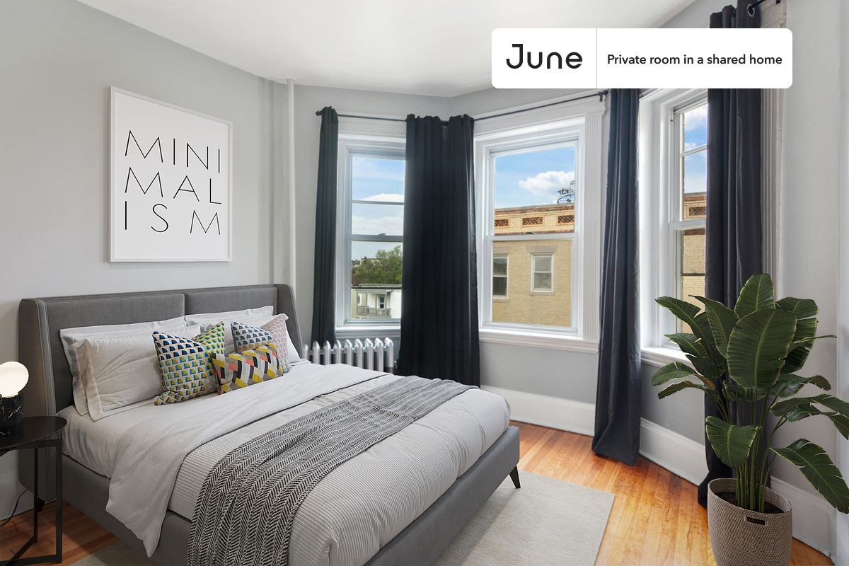 Foto principal - Room in Shared 4 bed/1 bath home