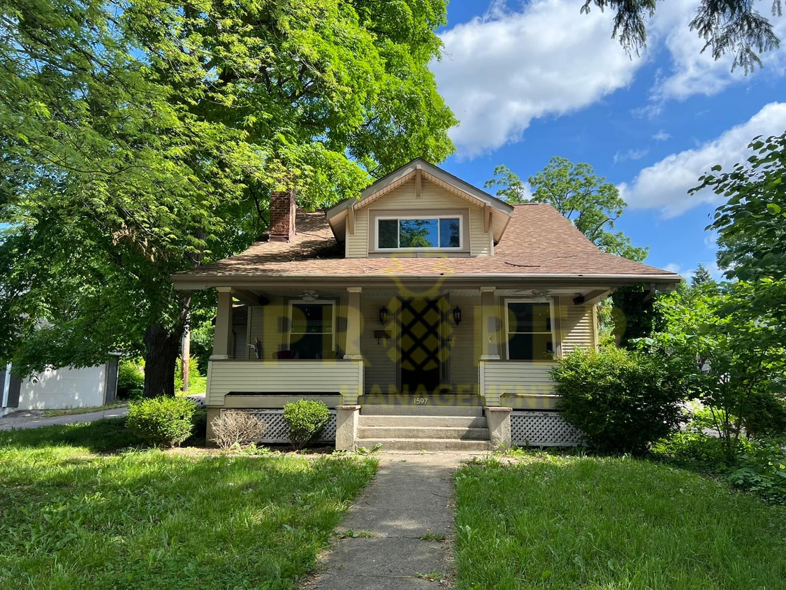 Photo - 1597 Oakland Ave