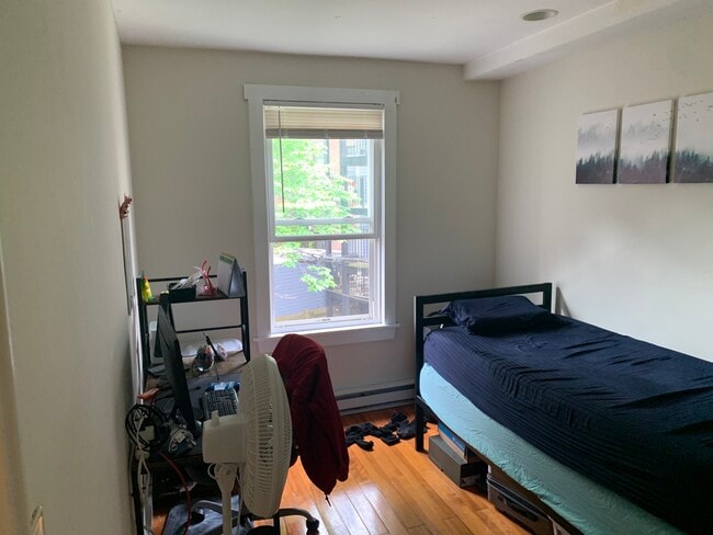 Building Photo - 96 Hammond St