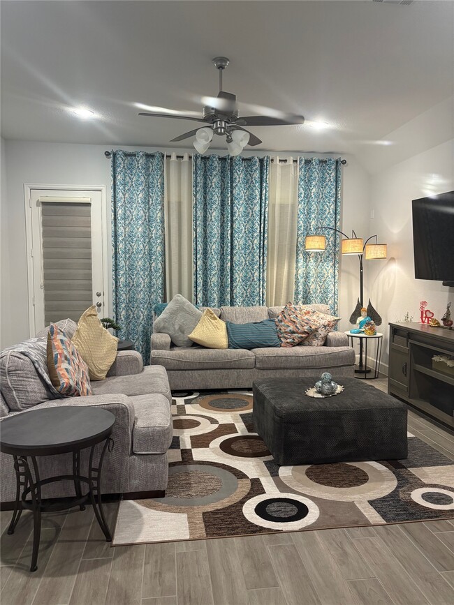 Building Photo - 8767 Blue Coral Ln