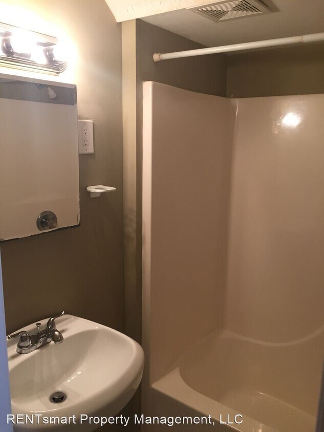 Primary Photo - 2 br, 1 bath House - 3414 12th Avenue Unit B