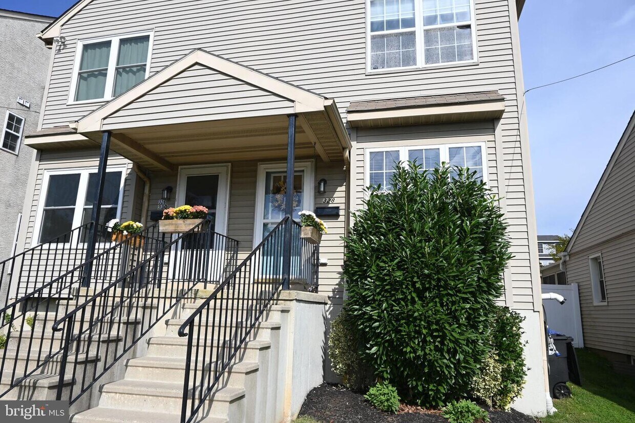 328 W 6th Ave, Conshohocken, PA 19428 House for Rent in Conshohocken