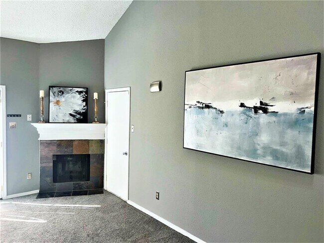 Foto del edificio - 2425 Holly Hall St