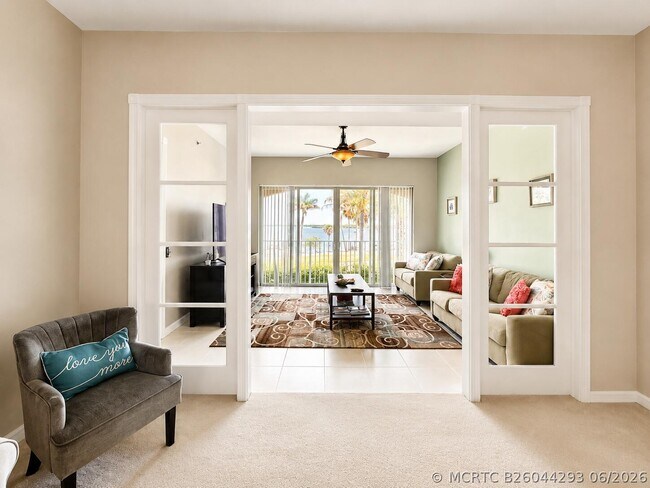 Building Photo - 35 Harbour Isle Dr W