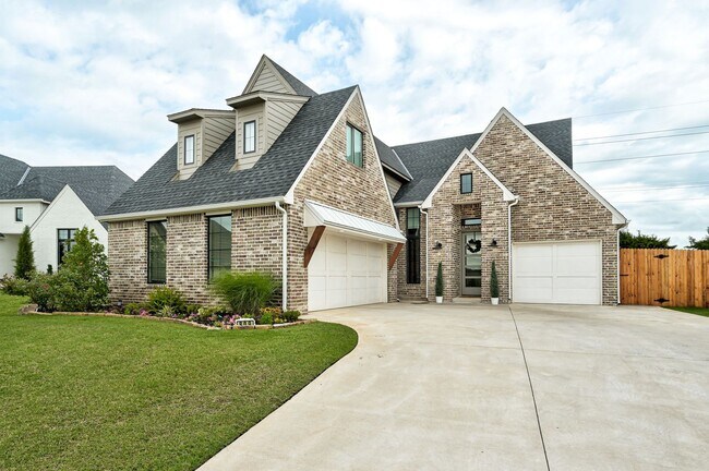 Building Photo - SPACIOUS 4 Bed 3 Bath home in the Twin Bri...