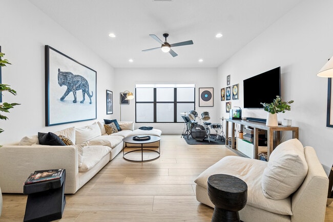 Foto del edificio - 17528 Rainstream Rd