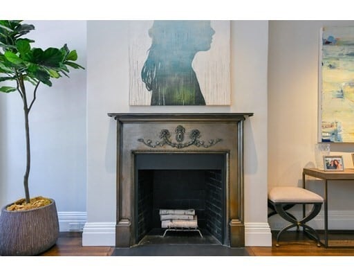 Building Photo - 61 Chestnut St