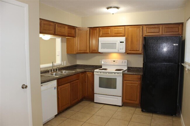 Foto del edificio - 210 W G St