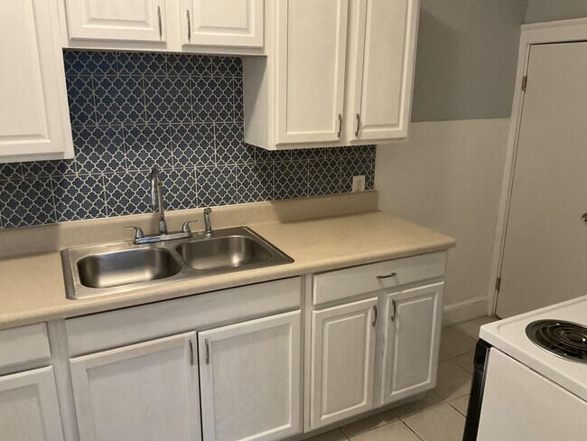 Foto del edificio - 1332 Custer St