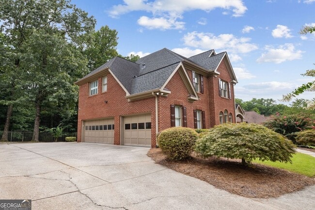 Foto del edificio - 5170 Deerlake Dr