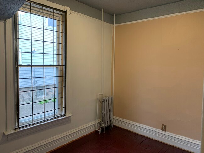 Foto principal - 7351 S Green St