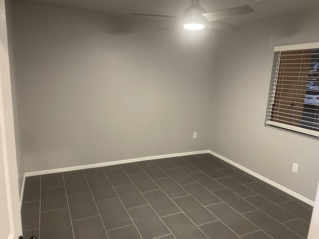 Foto del edificio - 3511 E Baseline Rd