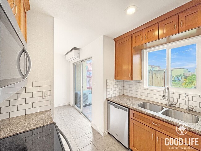 Foto del edificio - Charming 2BD/1.5BA Condo in Chula Vista W/ W/D, Mini-Split A/C, Patio, & Community Pool!