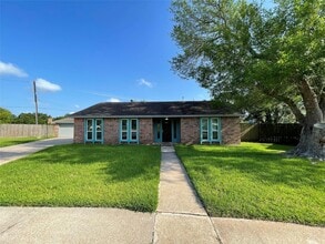 Building Photo - 16510 Oxnard Ln