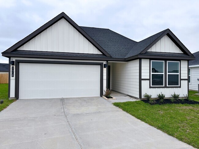 Building Photo - 31718 Featherstone Trl