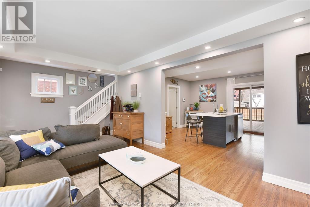 1362 Elsmere Av, Windsor, ON N8X 4G8 House for Rent in Windsor, ON