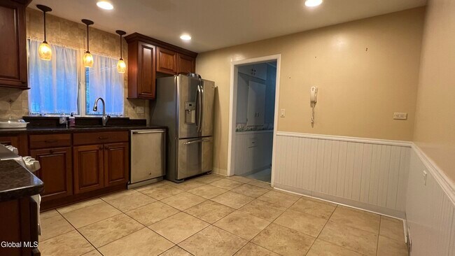 Foto del edificio - 275 Bloomingrove Dr