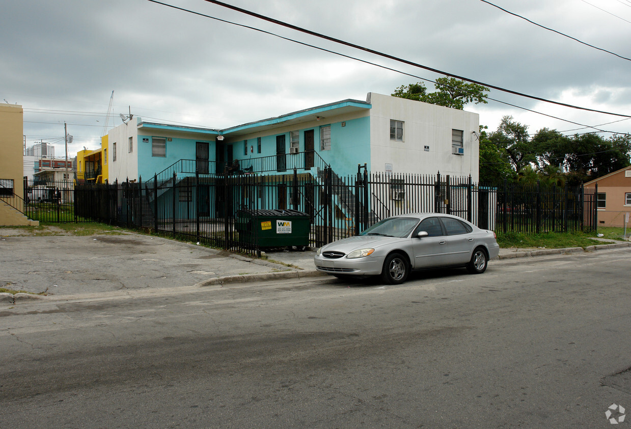 Foto principal - 1731 NW 1st Pl