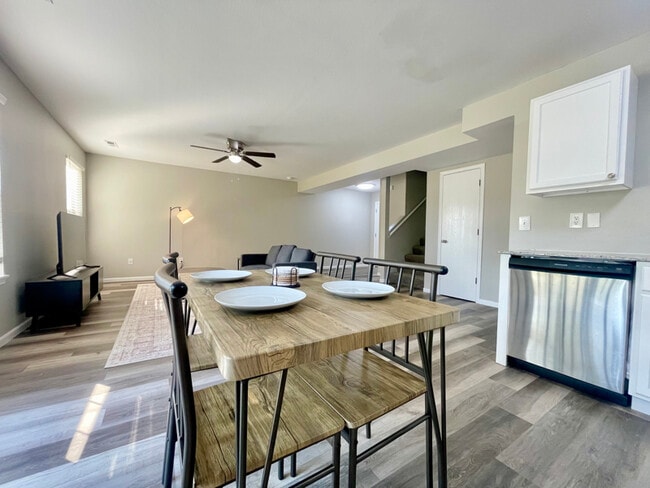 Building Photo - 210 White River Dr