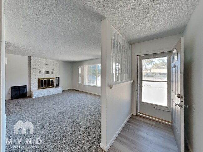 Building Photo - 455 Curry Dr