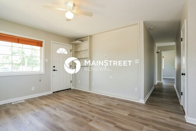 Building Photo - 3 Bedroom Pet-Friendly Home in THORNTON, CO with Main Street Renewal