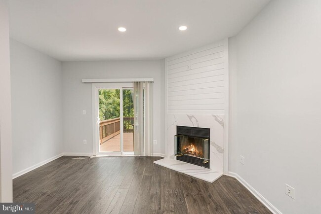Building Photo - 7301 Castleberg Ct