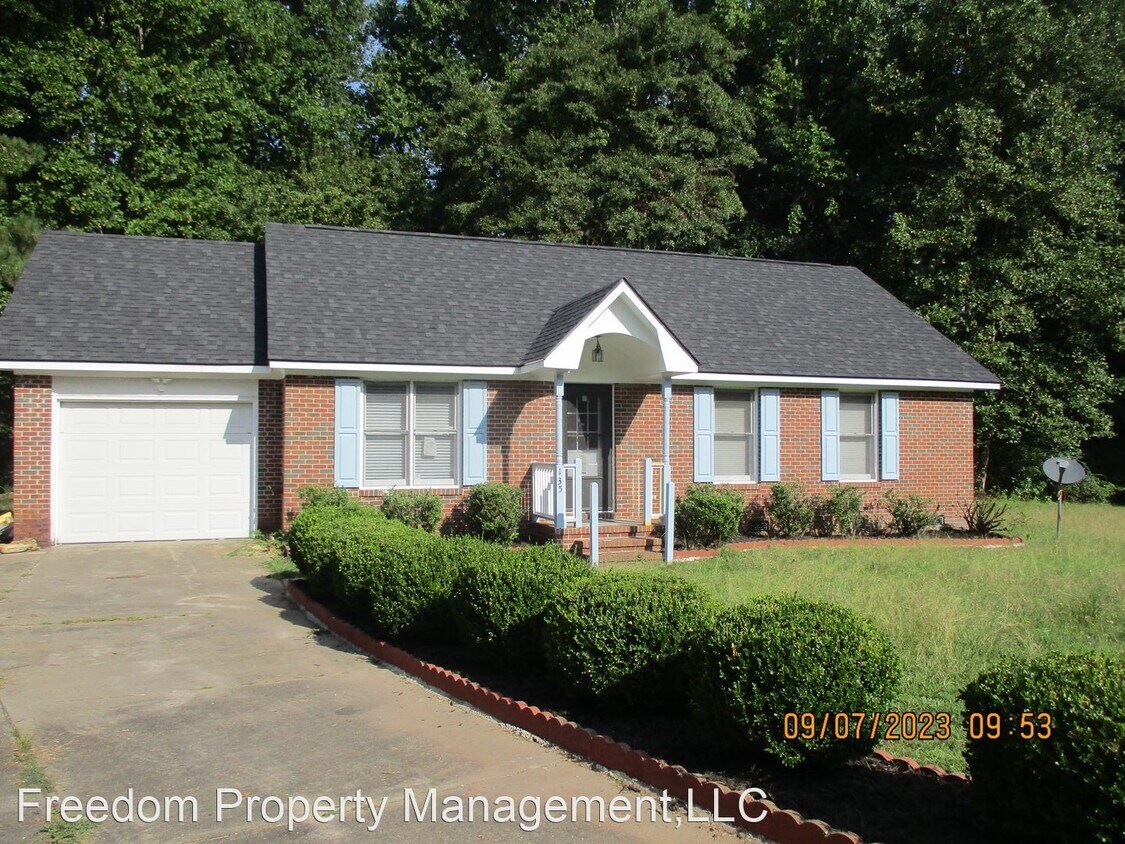 Primary Photo - 3 br, 2 bath House - 135 York