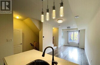 Building Photo - 45-45 Heron Park Pl