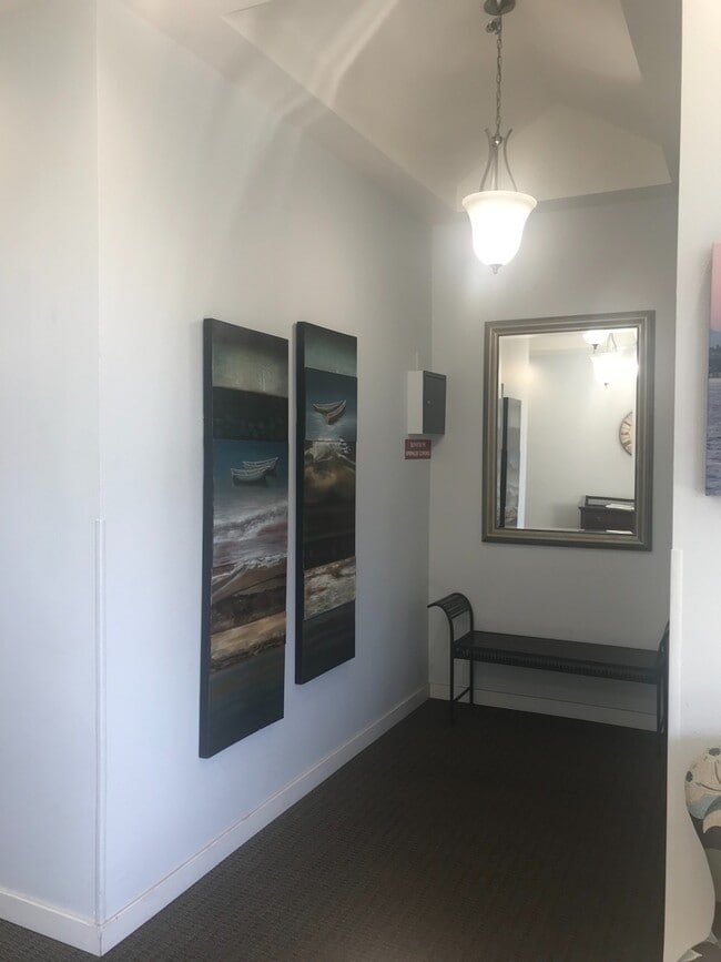 Building Photo - Clean & Updated Island Crossings One Bedro...