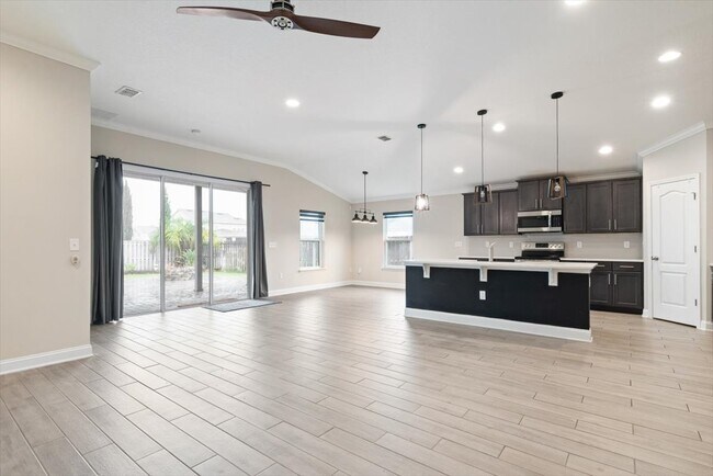 Building Photo - 27 Colorado Springs Way