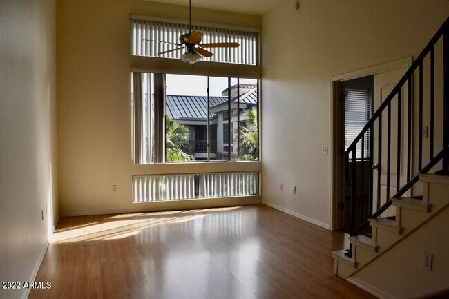 Building Photo - 1701 E Colter St