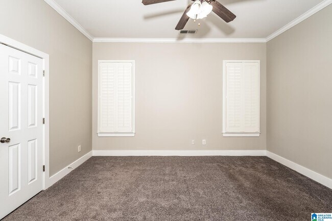 Foto del edificio - 4652 Clubview Dr