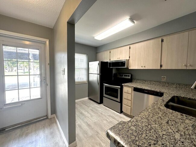 Building Photo - 3251 Trophy Blvd