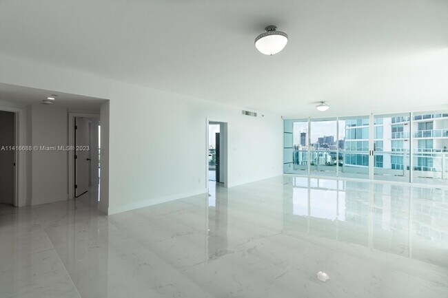 Foto del edificio - 2127 Brickell Ave