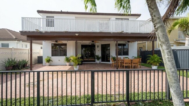 Foto del edificio - 15350 SW 11th St