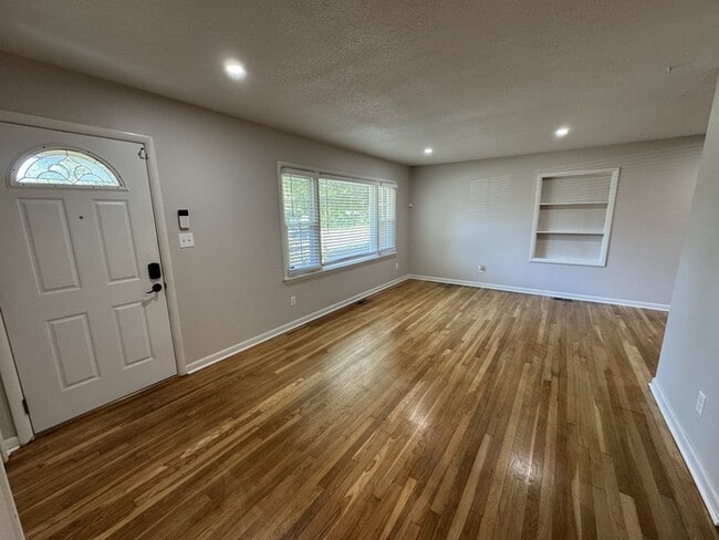 Foto del edificio - 918 Woodall Ln NW