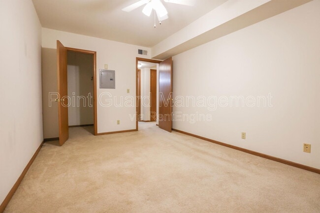 Foto del edificio - 5828 Erskine St