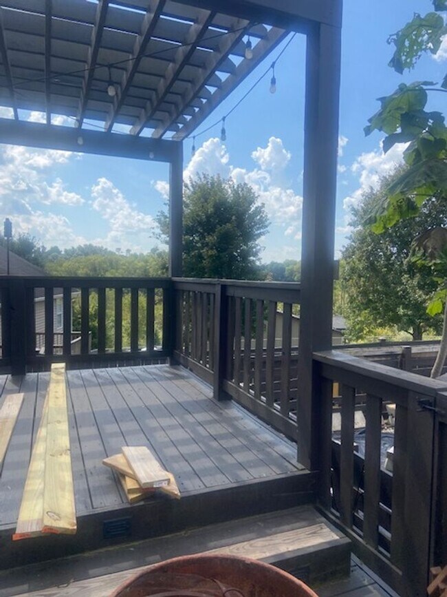 Building Photo - Loudon 37774 - 3 bedroom, 2.5 bath home - Contact Linda Meese (865) 591-6004