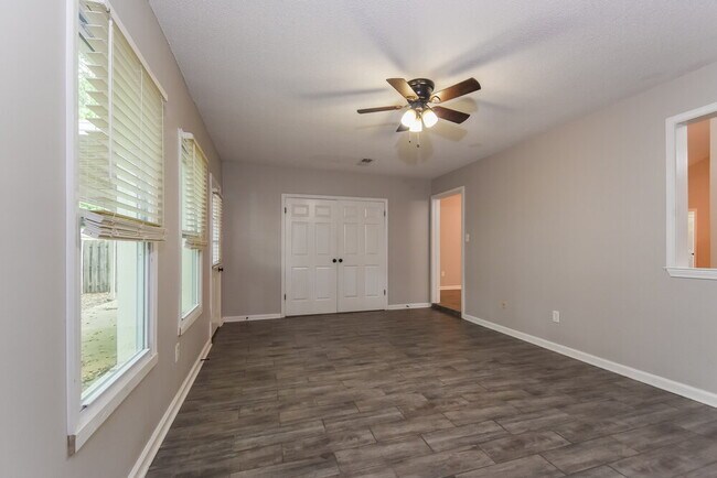 Building Photo - 7189 Atterbury Cir W